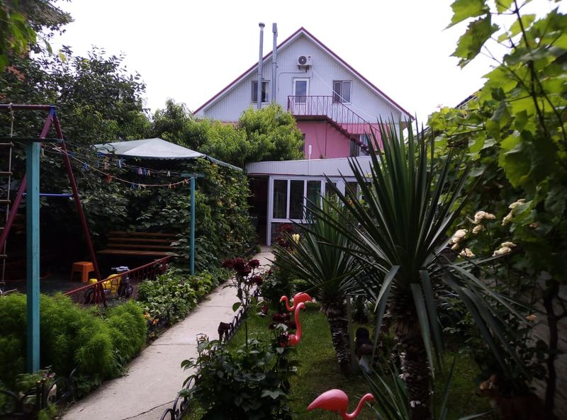 "Зеленый Дворик на Черноморской" гостевой дом в Витязево - фото 1