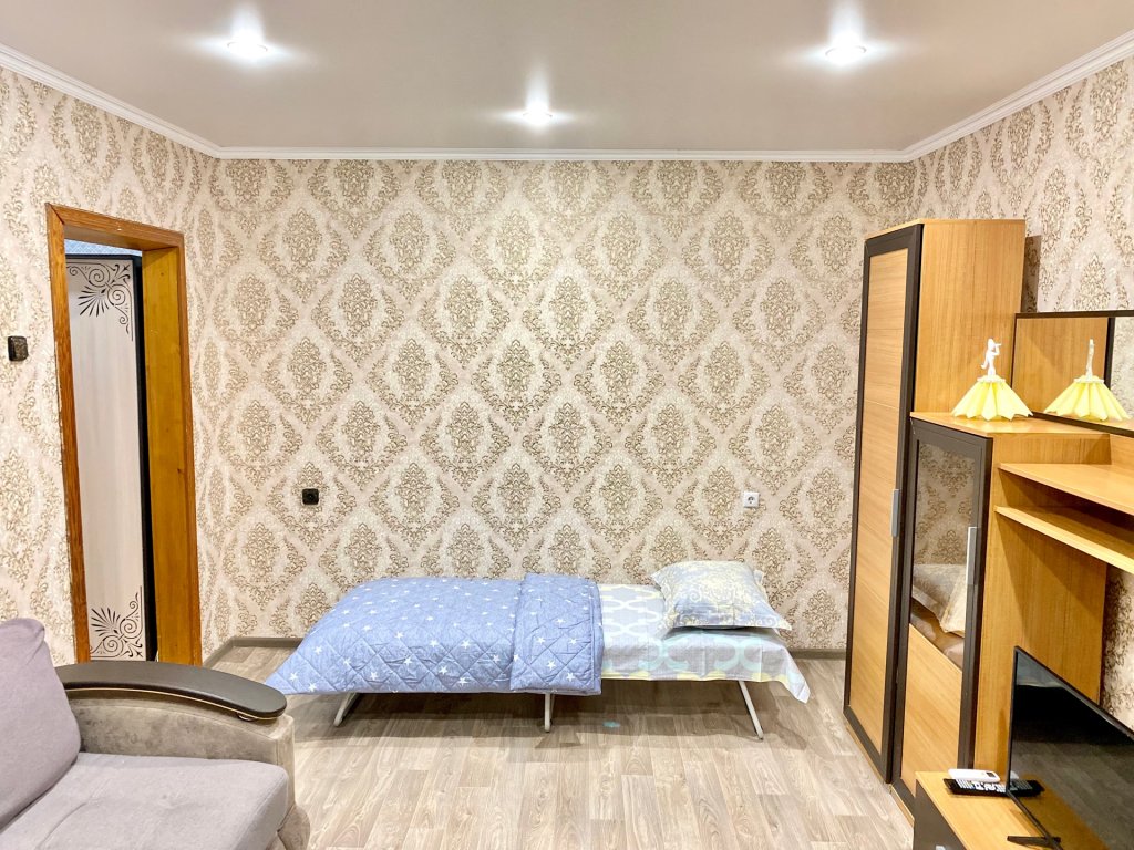 "Эконом" 2х-комнатная квартира в Волгодонске - фото 3