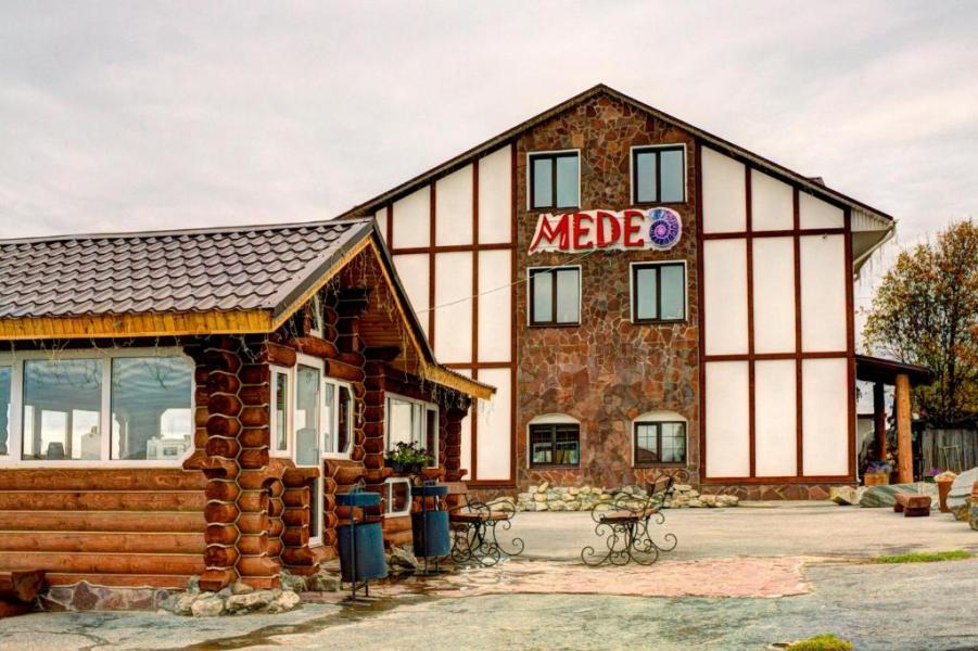 "Medeo" гостиничный комплекс в Соликамске - фото 1