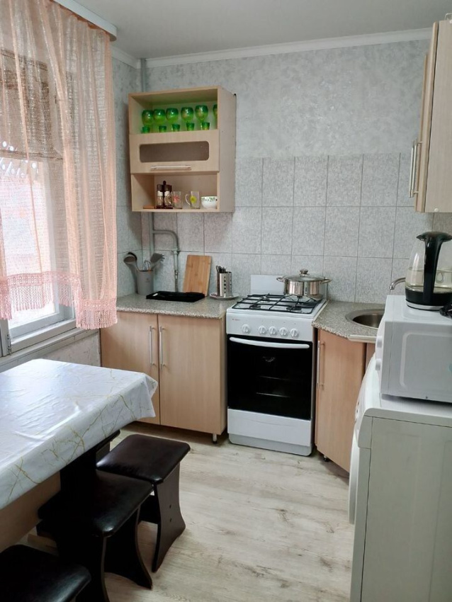 "На Покровской площади 5" 2х-комнатная квартира в Астрахани - фото 16