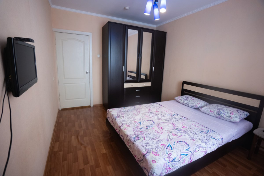 2х-комнатная квартира Притомский 7А в Кемерово - фото 1