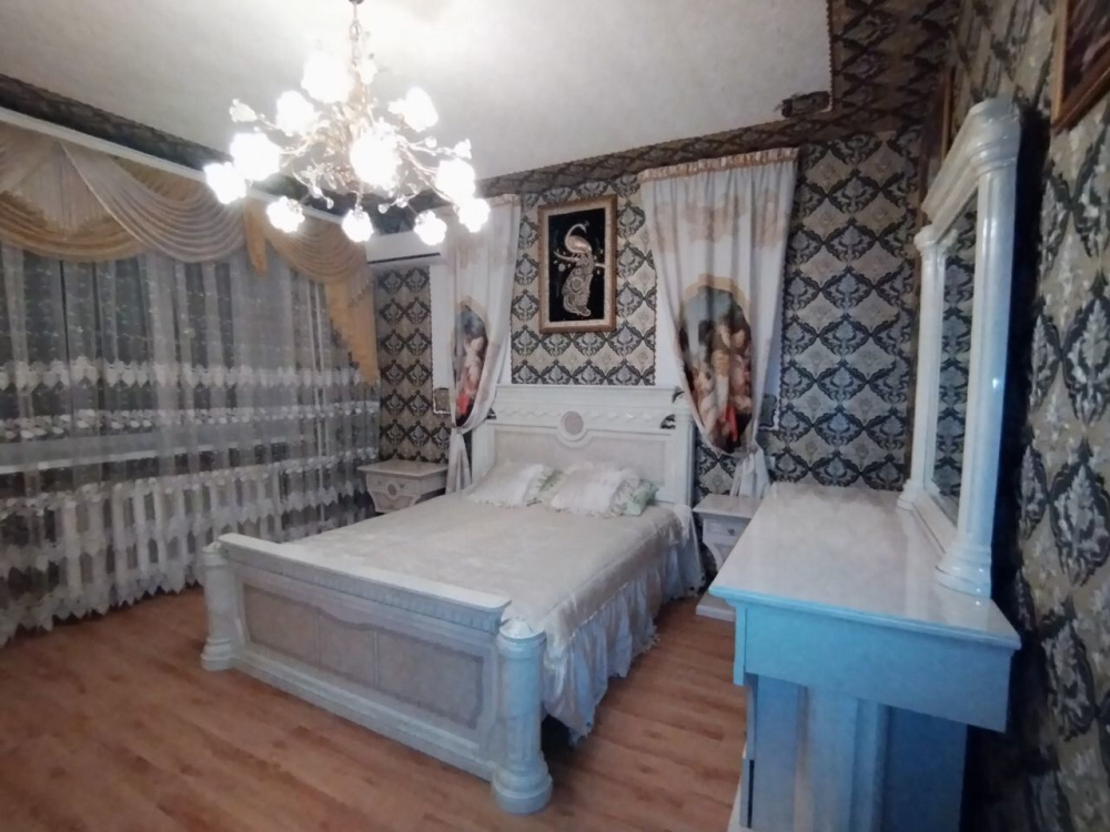 3х-комнатная квартира Полесская 19 в Орле - фото 1