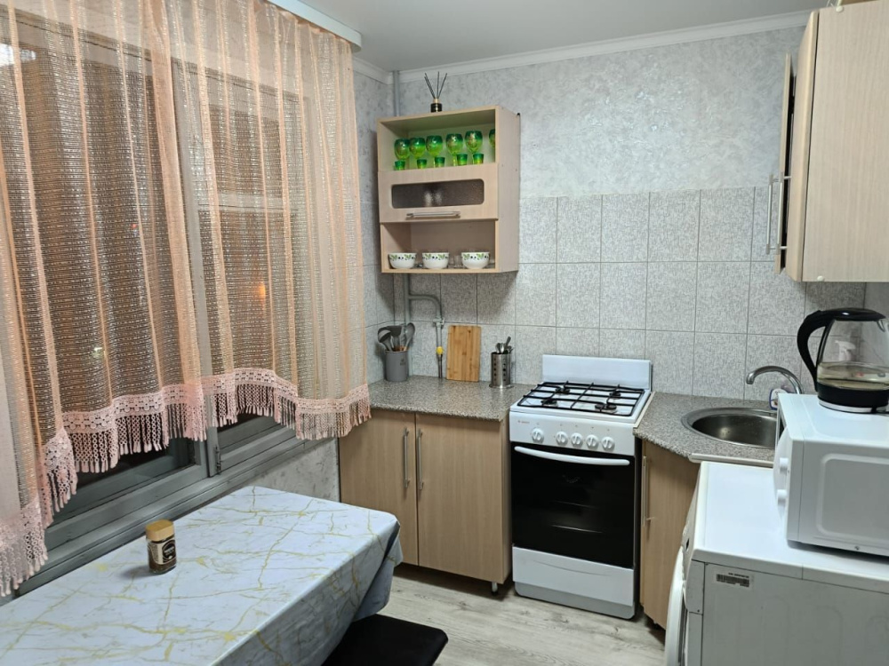 "На Покровской площади 5" 2х-комнатная квартира в Астрахани - фото 11