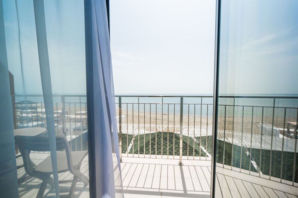 "Берег моря" апарт-отель в Широкой Балке - фото 4