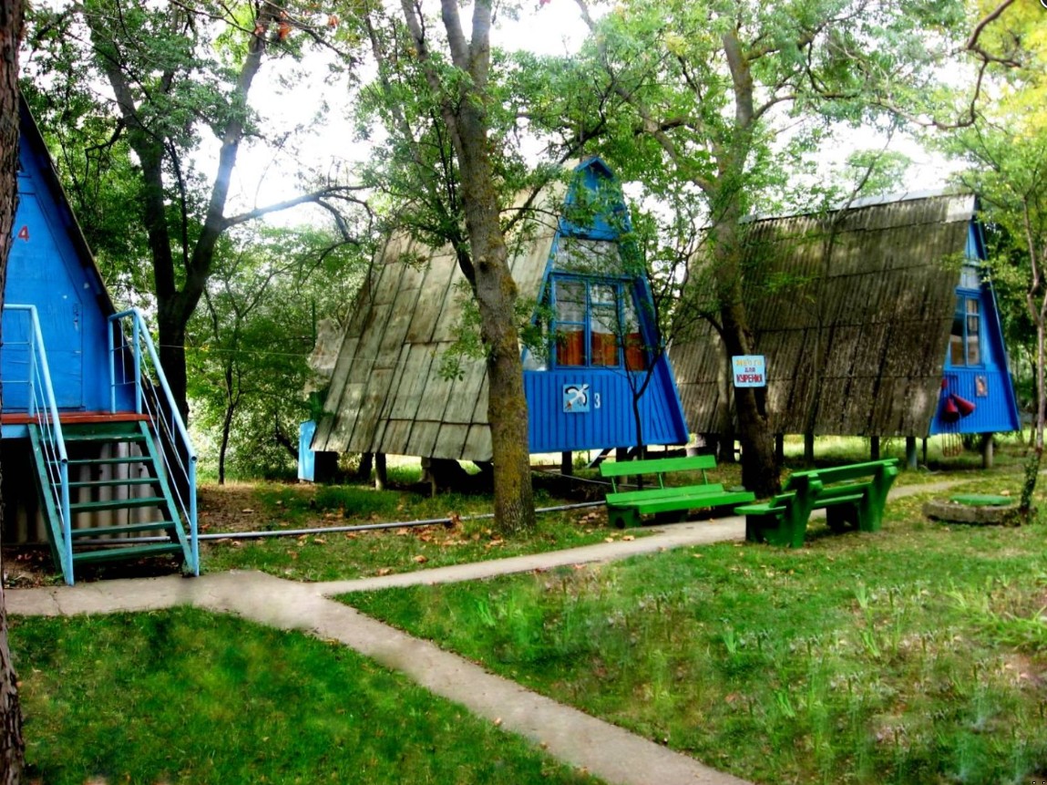"Зеленый бор" база отдыха в п. Любимовка (Севастополь) - фото 1