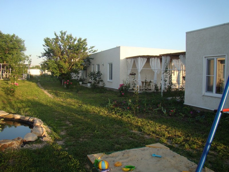 "VillaPetra" гостевой дом в Должанской - фото 1
