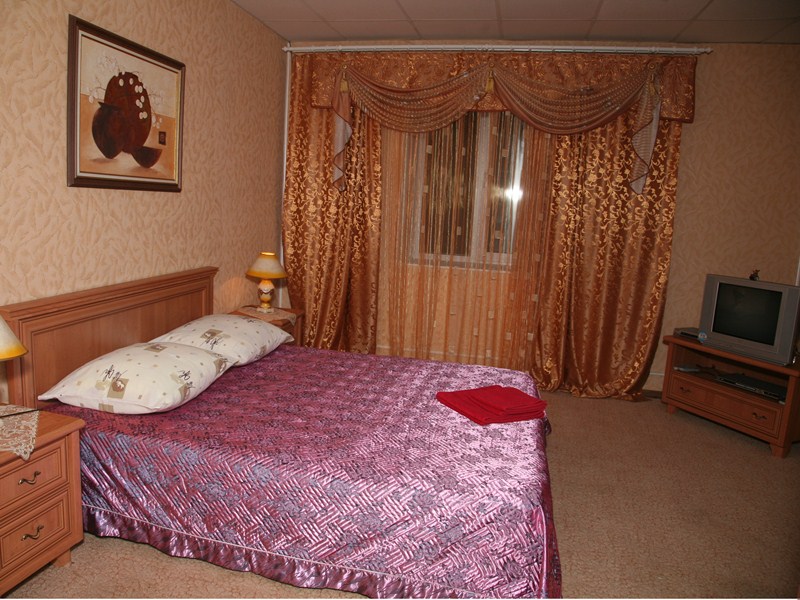 "HOTEL" отель в Арсеньеве - фото 1