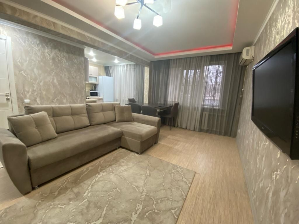 "Стильная на Красноармейская 35" 2х-комнатная квартира в Астрахани - фото 1