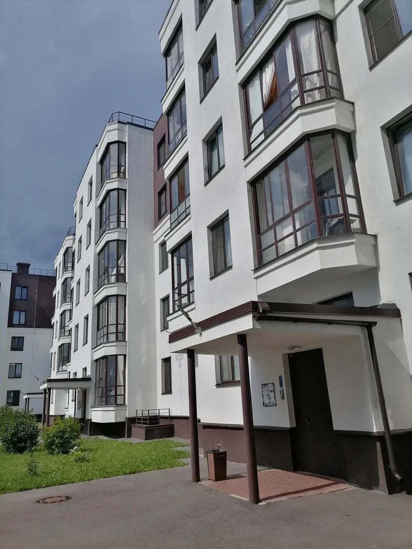"Уютная тихом районе" 1-комнатная квартира в Петергофе - фото 1