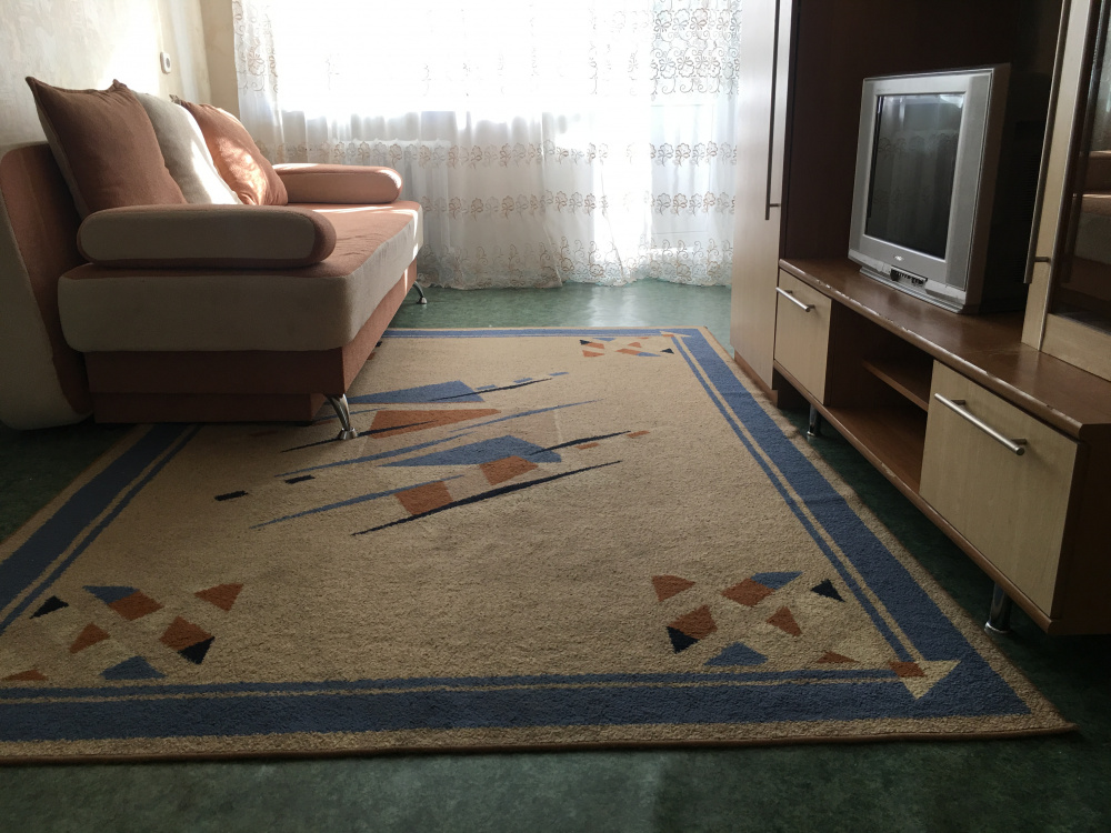 1-комнатная квартира 50 лет Октября 47 в Тюмени - фото 1