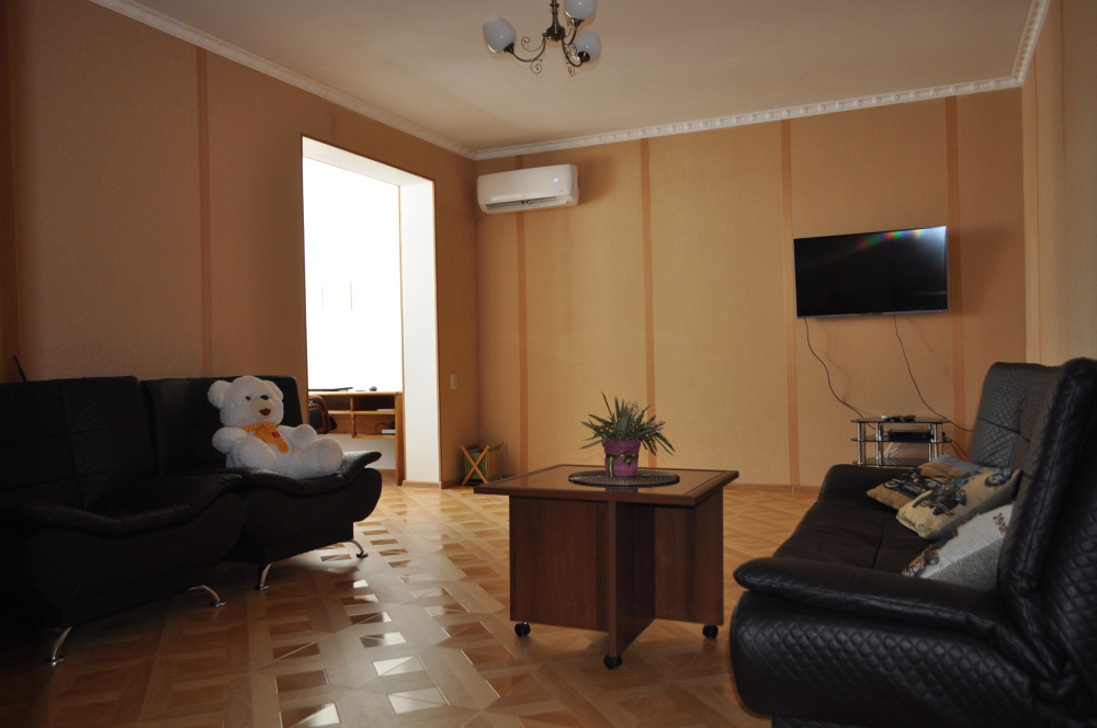 3-комнатная квартира Воронова 11 в Сухуме - фото 2