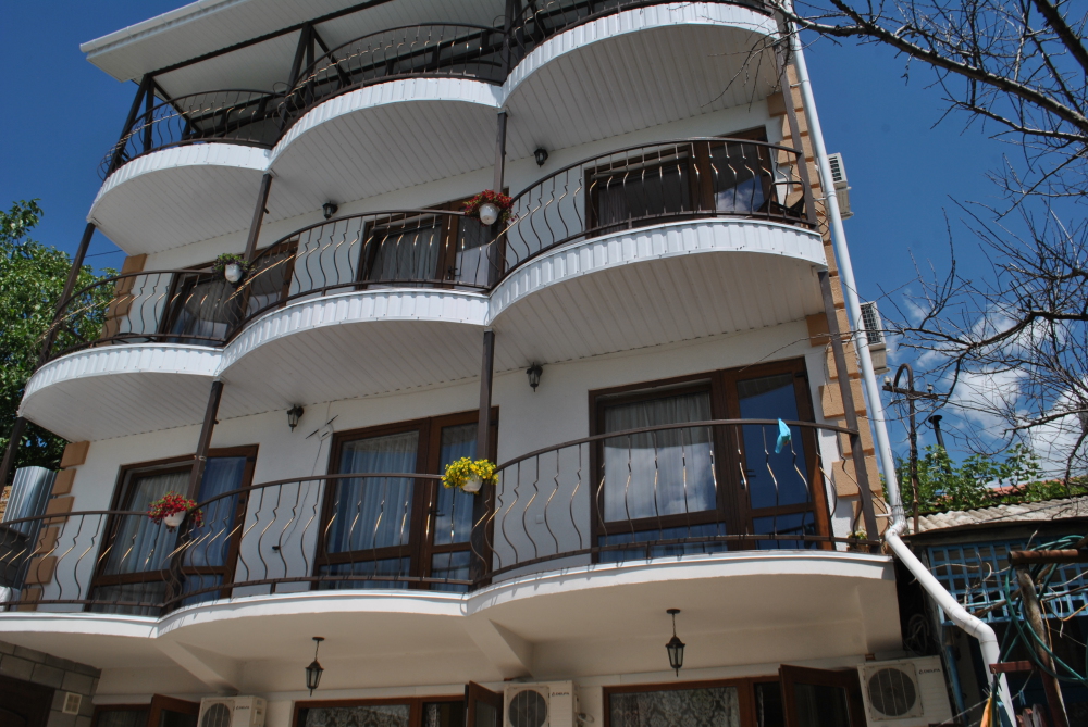 "Жемчужина" гостевой дом в Гурзуфе - фото 1