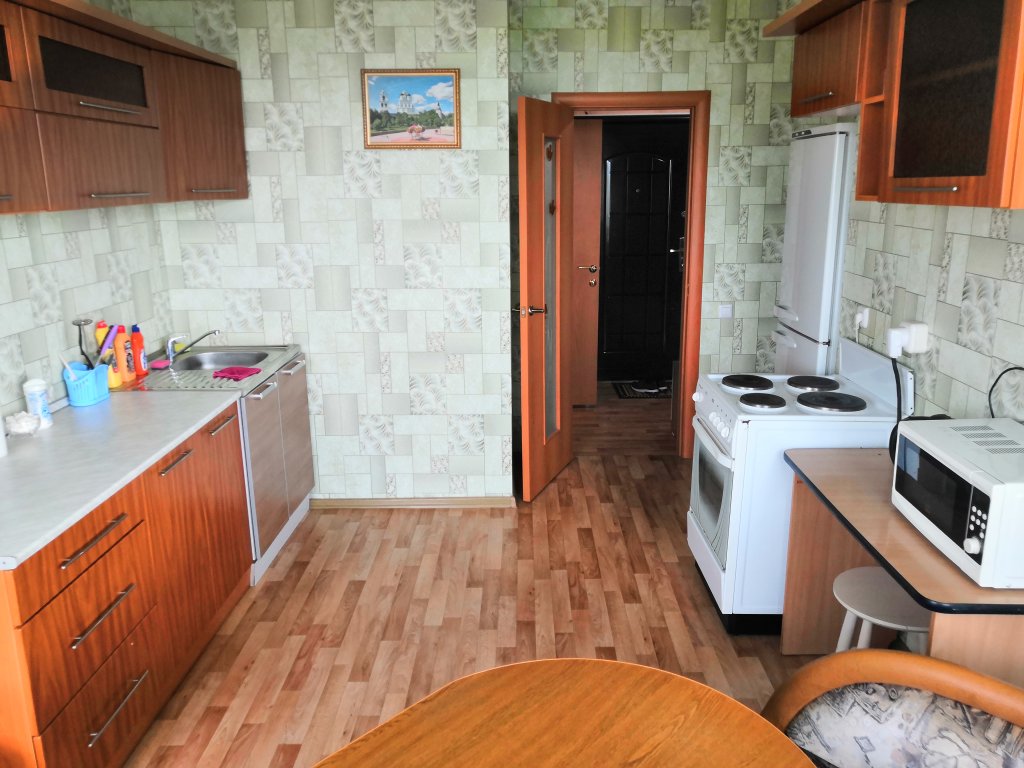"Высотка" 1-комнатная квартира в Пскове - фото 4
