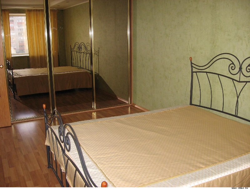 "12 комнат" апарт-отель в Омске - фото 1