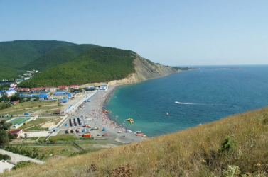 Куда ехать в отпуск: в Крым или на Кубань?