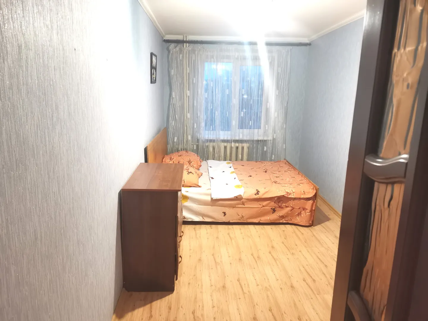 "Уютная в центре города" 3х-комнатная квартира в Алексеевке - фото 1