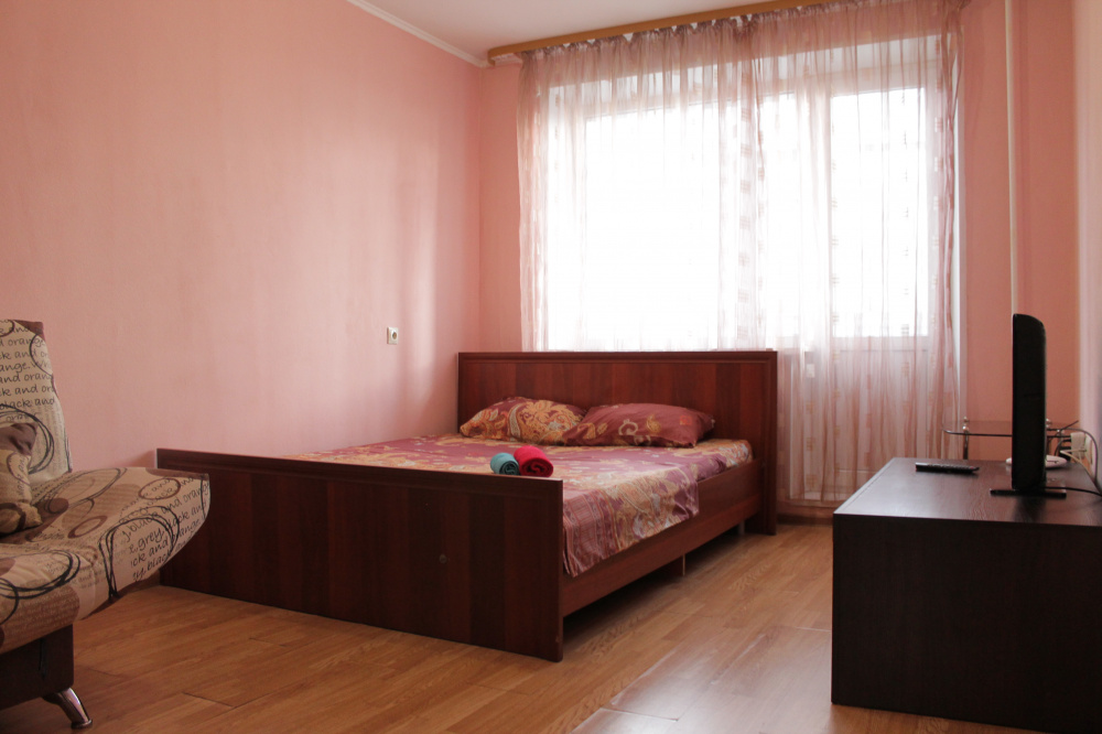 1-комнатная квартира Радищева 27 в Тюмени - фото 2