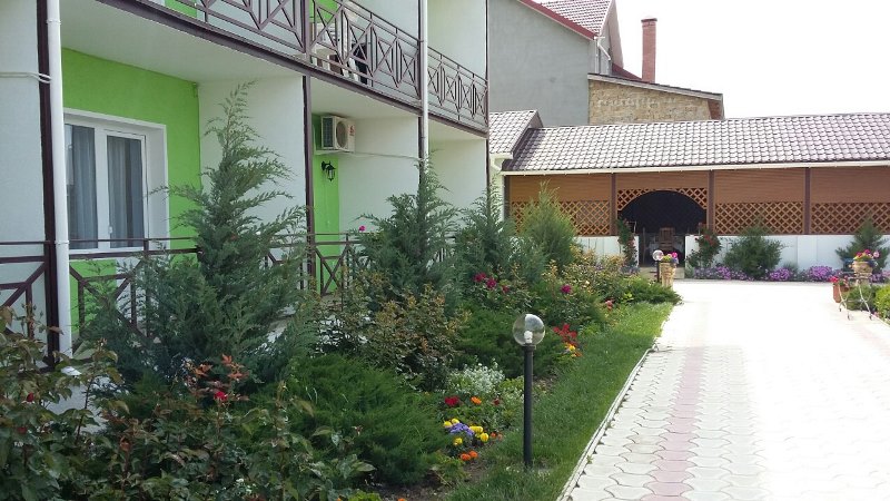 "Зеленая симфония" гостевой дом в п. Заозерное (Евпатория) - фото 4