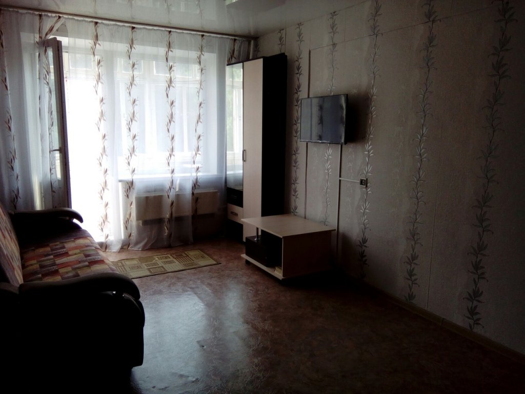 "5 Микрорайон" 1-комнатная квартира в Лесосибирске - фото 4