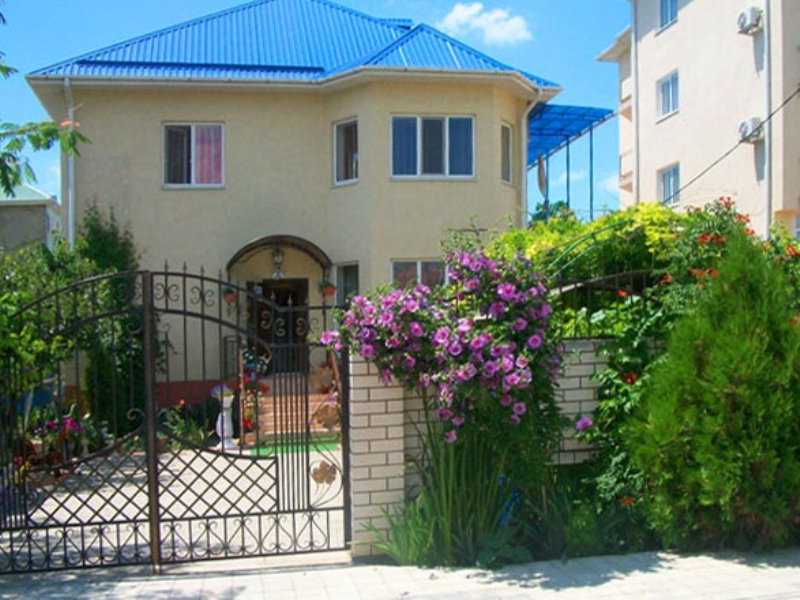 "Ситтим" гостевой дом в Витязево - фото 1