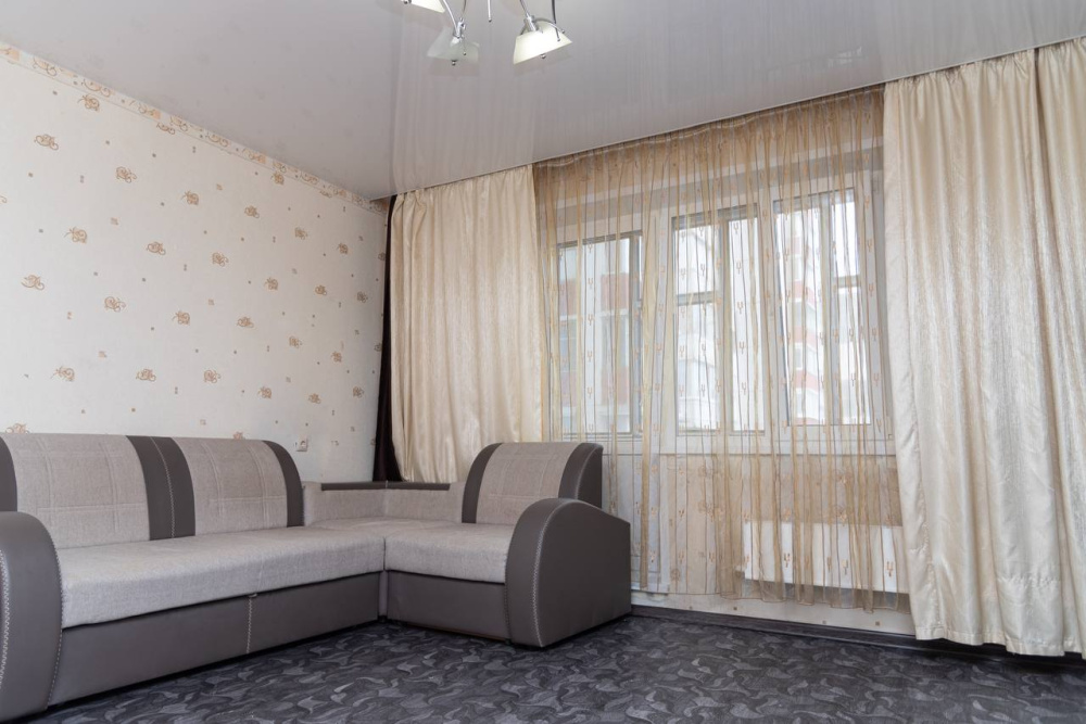 2х-комнатная квартира Взлётная 26Г в Красноярске - фото 1