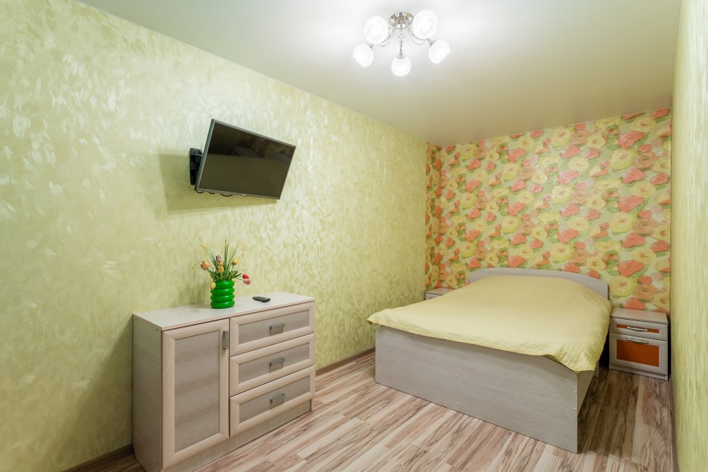 "На-Сутки на Пирогова" 2х-комнатная квартира в Дзержинске - фото 1