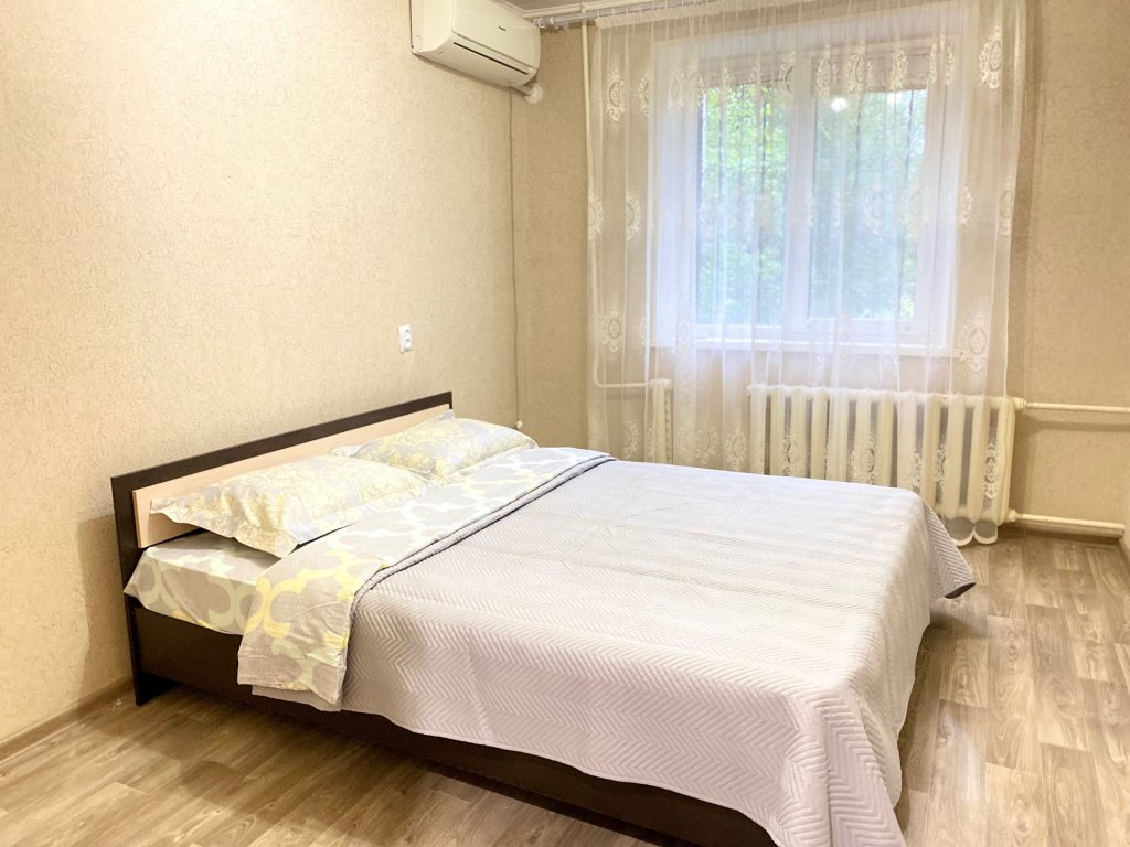 "Эконом" 2х-комнатная квартира в Волгодонске - фото 1