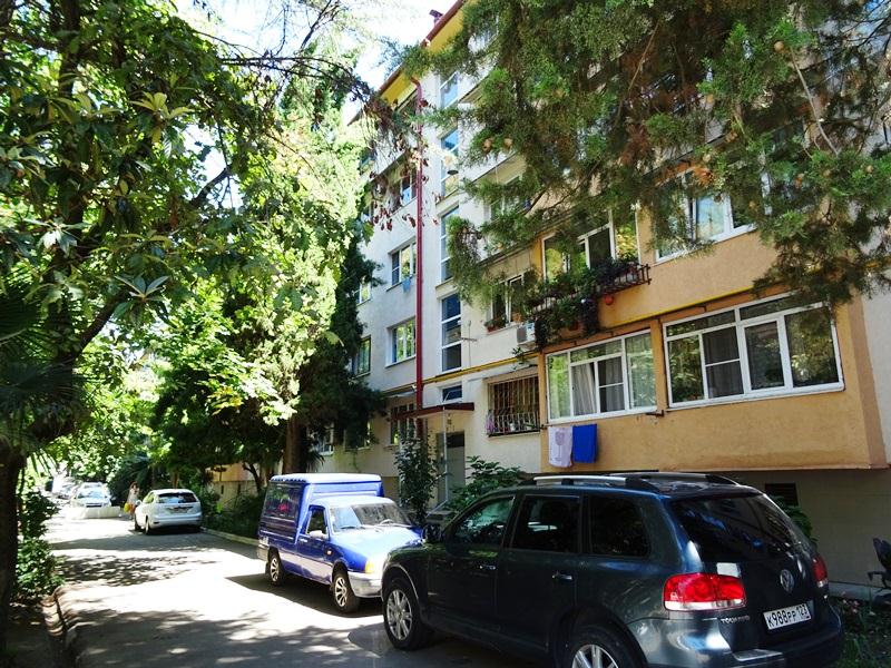 2х-комнатная квартира Ульянова 61 кв 33 в Адлере - фото 2