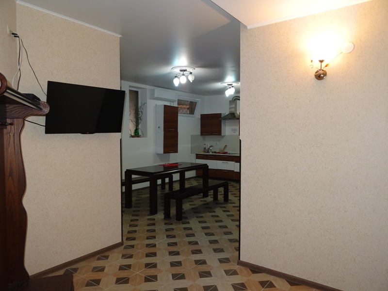 "Комфорт" мини-гостиница в Гаграх, ул. Русских Добровольцев, 13 - фото 9