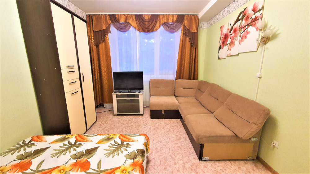 "Домашний Уют на Рыжкова" 1-комнатная квартира в Надыме - фото 1