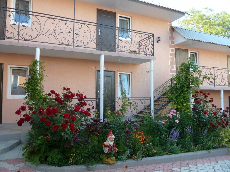 "Цветочный" гостевой дом в Учкуевке (Севастополь) - фото 2