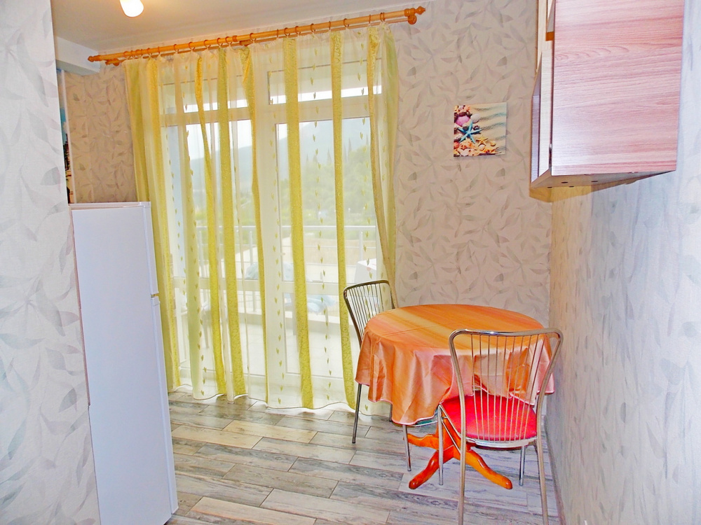 1-комнатная квартира в ЖК "Шале ла Рош" Ялтинская 14/А в Гурзуфе - фото 3
