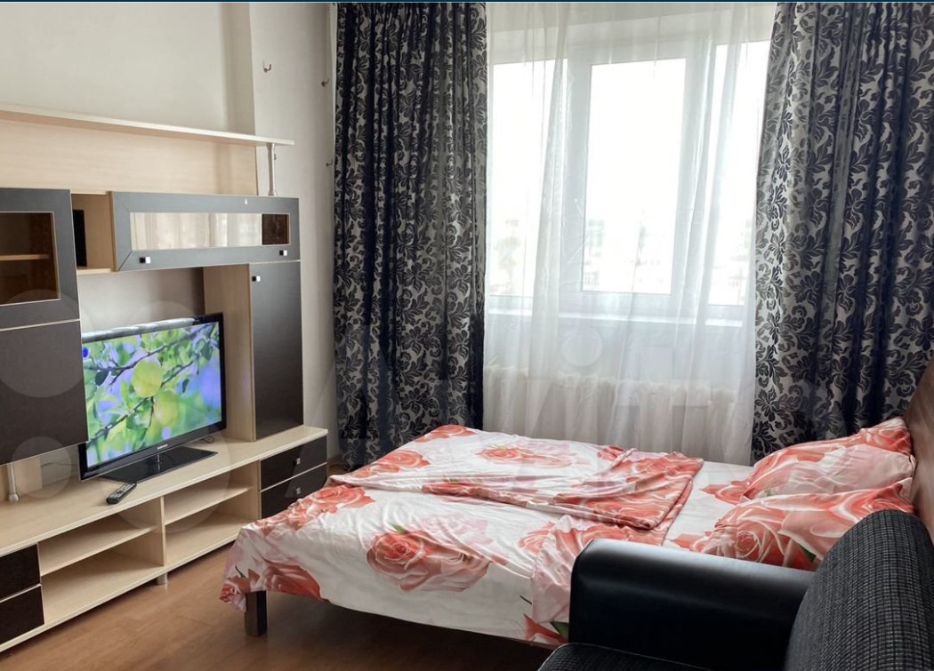 1-комнатная квартира Харьковская 27 в Тюмени - фото 1