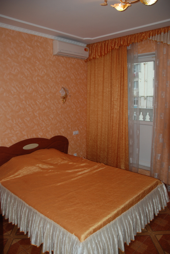 3х-комнатная квартира Октябрьская 61А в Алуште - фото 4