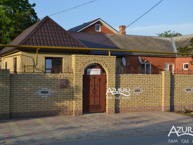 "Ирина" гостевой дом в Кучугурах - фото 1