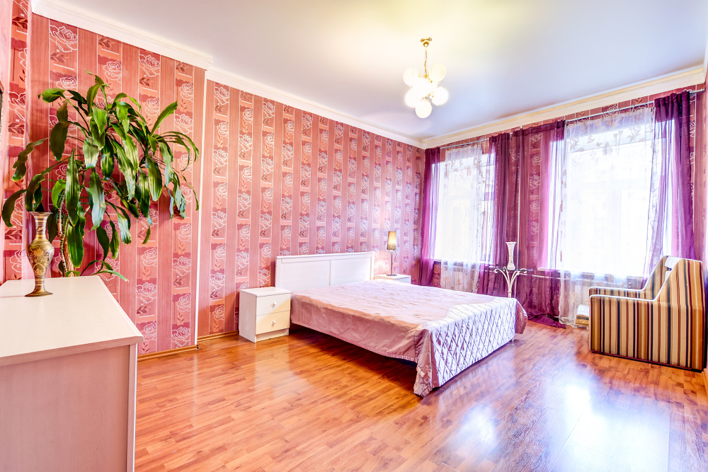 "У Эрмитажа" 2х-комнатная квартира в Санкт-Петербурге - фото 1