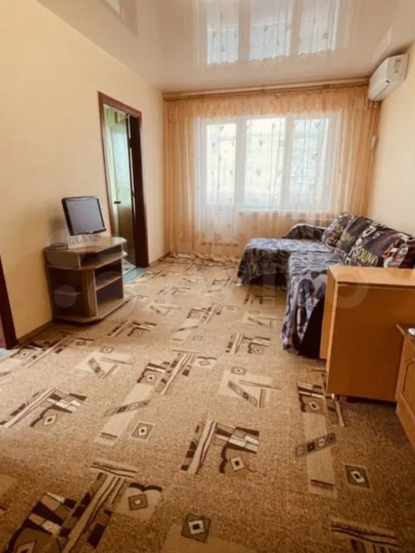 4х-комнатная квартира Казакова 51 в Керчи - фото 1