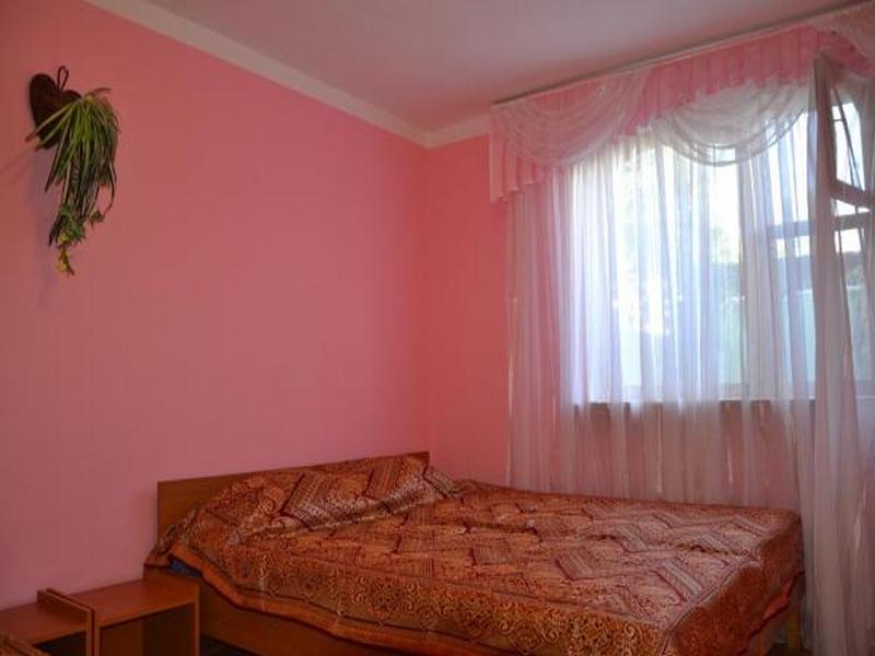 "У Тёщи 1" гостевой дом в Феодосии - фото 1