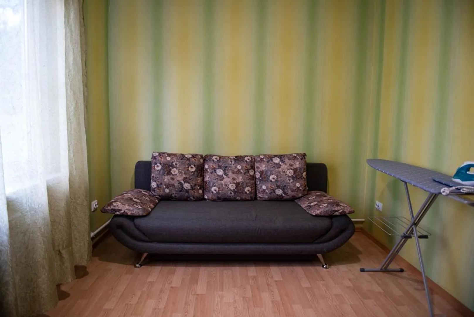 "Теплая и уютная" 2х-комнатная квартира в Миллерово - фото 2