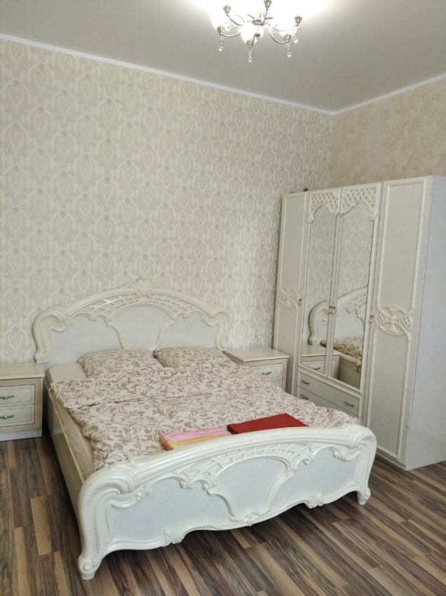 2х-комнатная квартира Самойлова 10 в Астрахани - фото 1