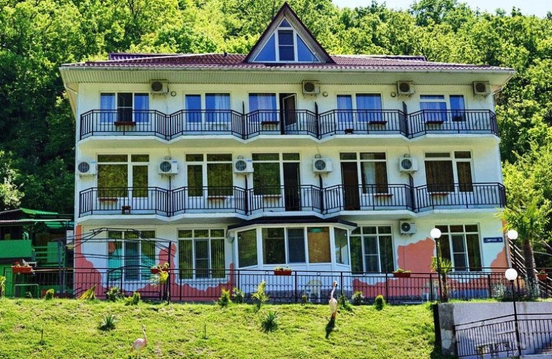"Море и Горы" гостиница в Лазаревском - фото 1