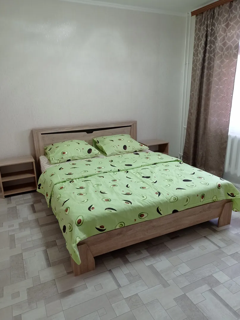 "В военном городке" 2х-комнатная квартира в Богучаре - фото 1