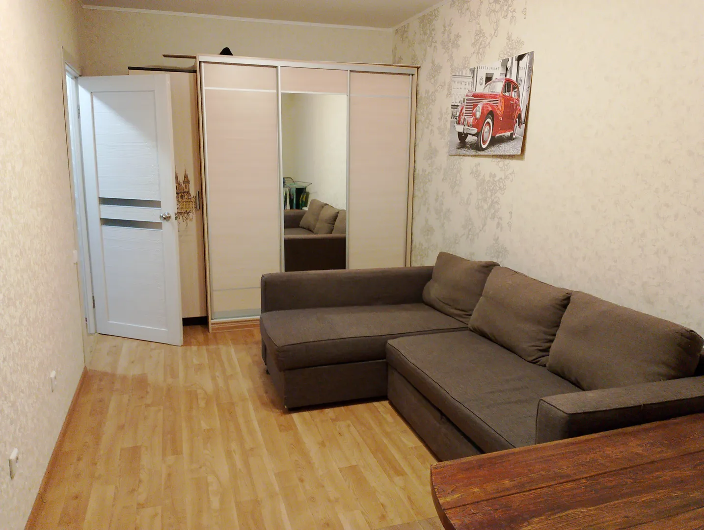 1-комнатная квартира 20 лет Октября 28 в Алапаевске - фото 1
