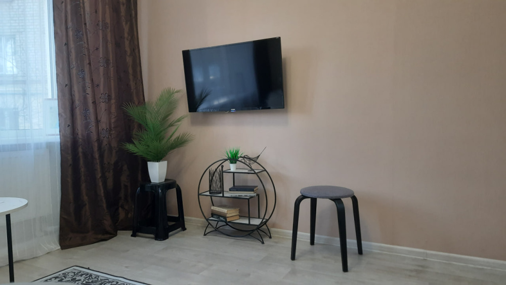 "С новым ремонтом и удобным расположением" 1-комнатная квартира в Великом Новгороде - фото 4