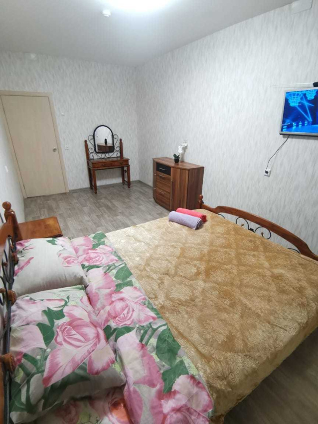 "Тёплая" 2х-комнатная квартира в Ханты-Мансийске - фото 10
