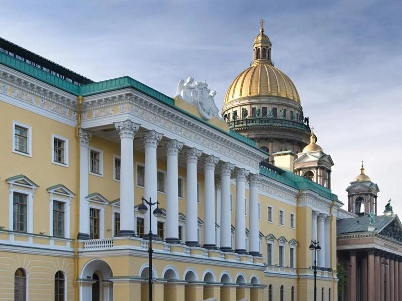 "Four Seasons Lion Palace" отель в Санкт-Петербурге - фото 1