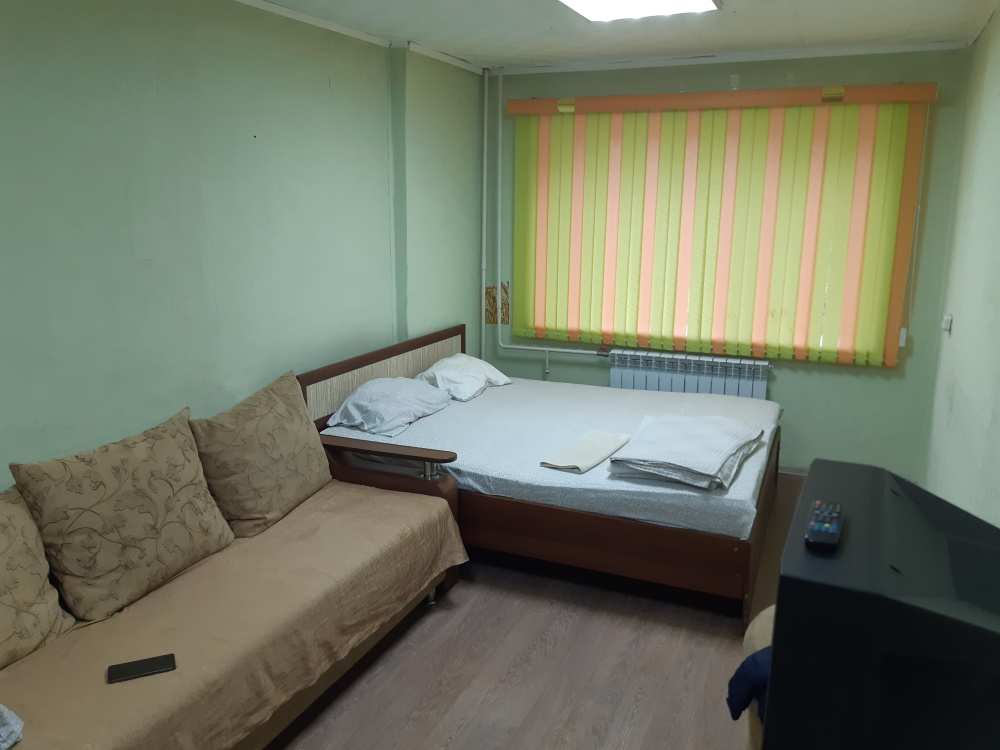 2-комнатная квартира Гагарина 2 линия 3 в Златоусте - фото 1