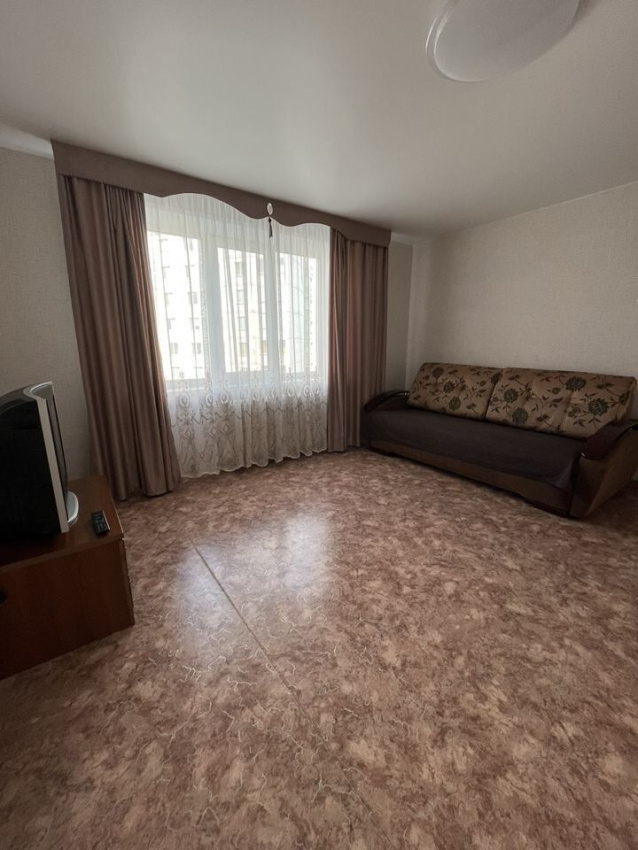 "Уютная" 1-комнатная квартира в Нижнекамске - фото 1