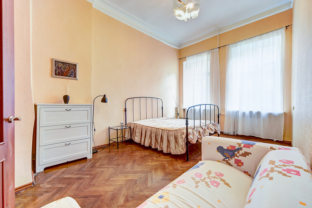 "У Дворцовой площади" 2х-комнатная квартира в Санкт-Петербурге - фото 25