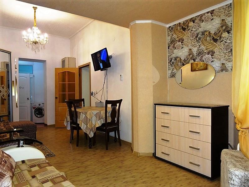 1-комнатная квартира на земле Пушкина 55 кв 16 в Евпатории - фото 16